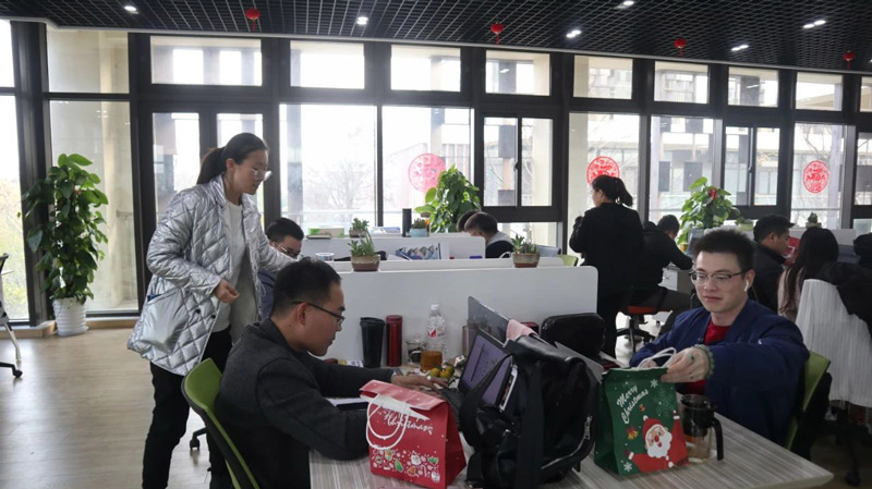 繽紛平安夜，歡樂圣誕節(jié) | 寶開舉辦第四季度員工集體生日會(huì)